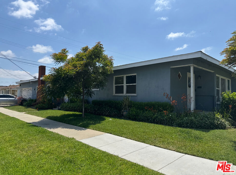 3340 E 67th Street