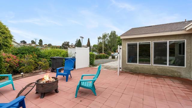 271 E Rienstra Street, Chula Vista CA: https://media.crmls.org/mediaz/cef6ec37-5c62-43c7-a22c-e8b66040807c.jpg
