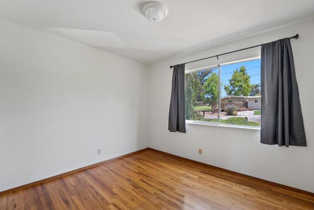 388 Belle Monti Court, Aptos CA: https://media.crmls.org/mediaz/cef8d20d-16b8-4723-87b7-49447b88857f.jpg