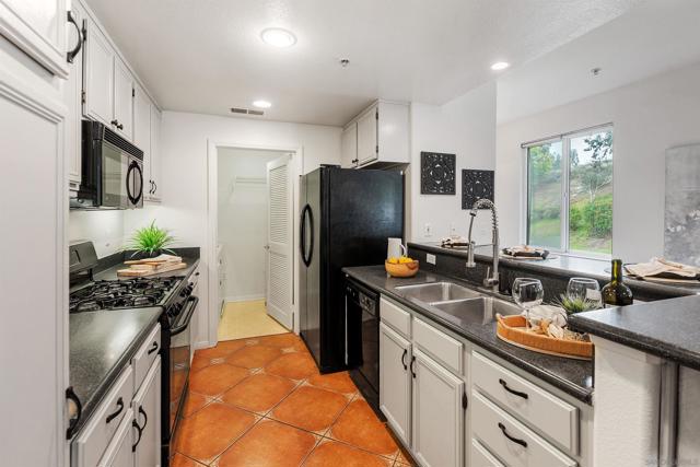 13021 Evening Creek Dr S, San Diego CA: https://media.crmls.org/mediaz/cef97909-8249-4b49-bb34-9438637a3c33.jpg