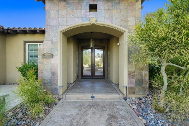 52395 Whispering Way, La Quinta CA: https://media.crmls.org/mediaz/cef9a944-1712-4e2c-9a05-e481e14ba578.jpg