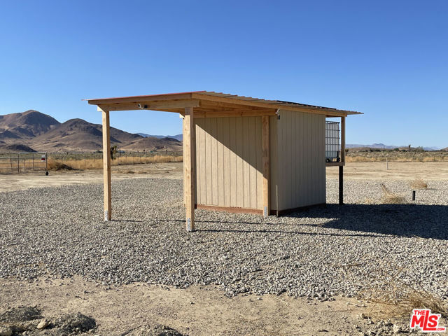 8144 Jefferson Street, Mojave CA: https://media.crmls.org/mediaz/cef9ed8f-d33f-4738-b5cb-c51a8027b437.jpg