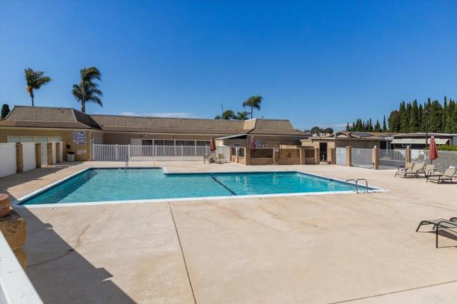 4660 N River Road, Oceanside CA: https://media.crmls.org/mediaz/cefa5fb6-3c0a-4026-93ea-7043201af9b9.jpg