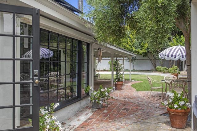 Detail Gallery Image 18 of 47 For 315 Mira Monte, La Jolla,  CA 92037 - 4 Beds | 3/1 Baths