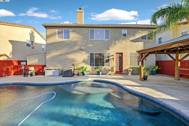 1419 Nubian St, Patterson CA: https://media.crmls.org/mediaz/cefb0aa6-6296-479e-b734-af0222b01a7a.jpg