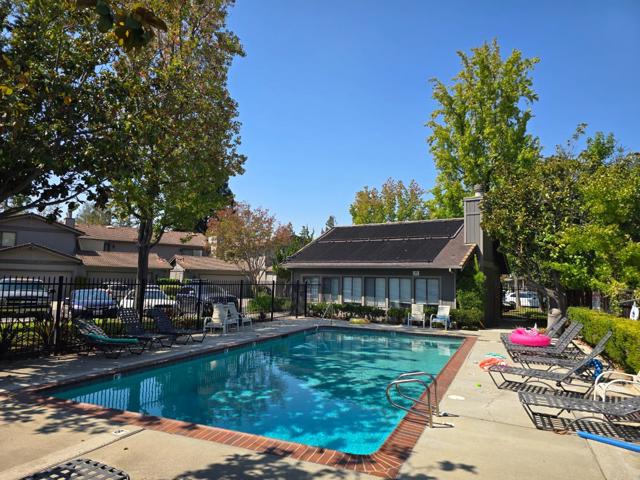 207 Palmer Drive, Los Gatos CA: https://media.crmls.org/mediaz/cefb0d98-f41d-4bfa-a059-1078fd16f7e9.jpg