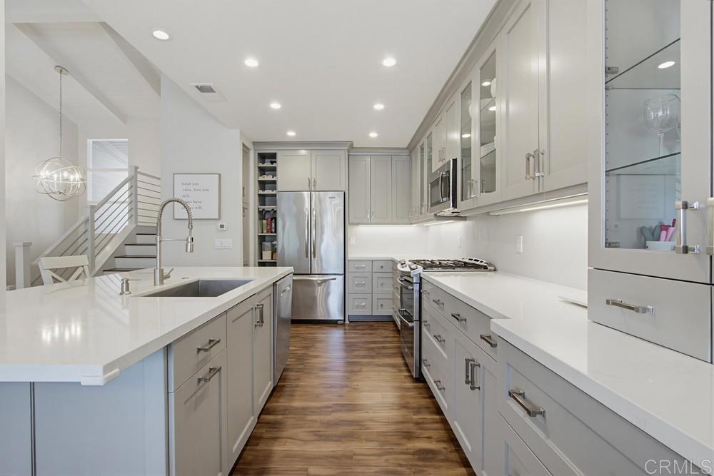 2842 Luciernaga Street - photo 2