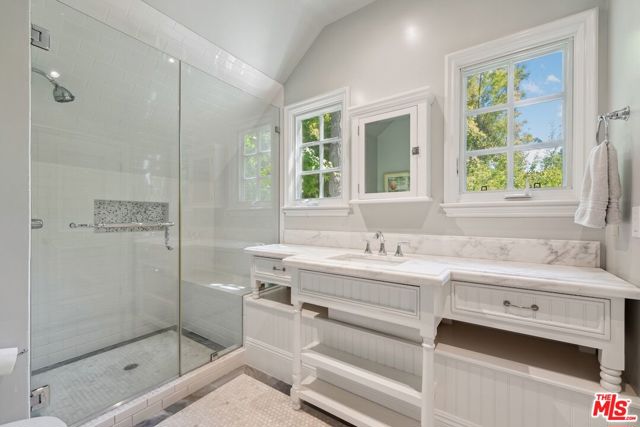 4714 Balboa Avenue, Encino CA: https://media.crmls.org/mediaz/cefb5b02-4a91-45bb-a10a-97cbbc9128e7.jpg