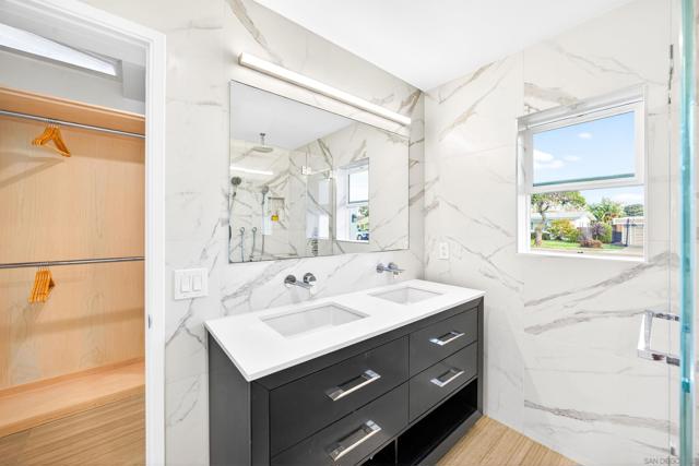 660 Cabrillo Ave, Coronado CA: https://media.crmls.org/mediaz/cefb7eaa-0aed-4abd-9979-3ab96cb858cc.jpg