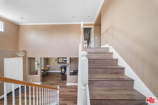11501 Trailrun Court, Riverside CA: https://media.crmls.org/mediaz/cefc0b8f-84fc-42d0-af7e-d1ec99ab518e.jpg