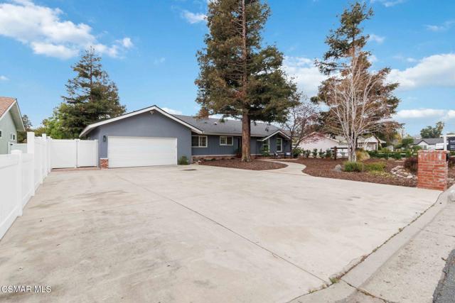 1881 Wellesley Drive, Thousand Oaks CA: https://media.crmls.org/mediaz/cefc21a9-8e68-486d-8d22-8f5a37693d78.jpg