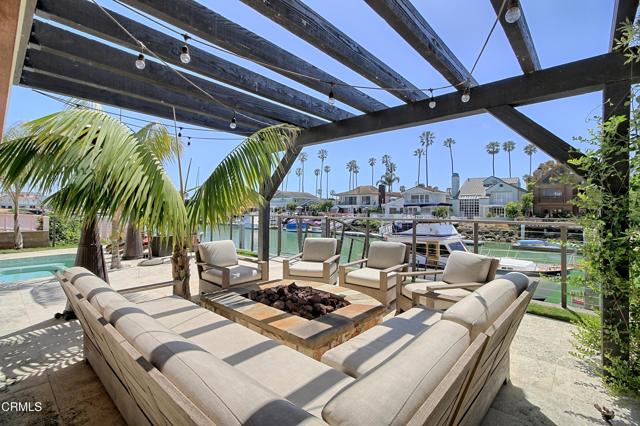 2965 Surfrider Avenue, Ventura CA: https://media.crmls.org/mediaz/cefc5a77-8140-44c0-9e6f-8a75f91466b3.jpg