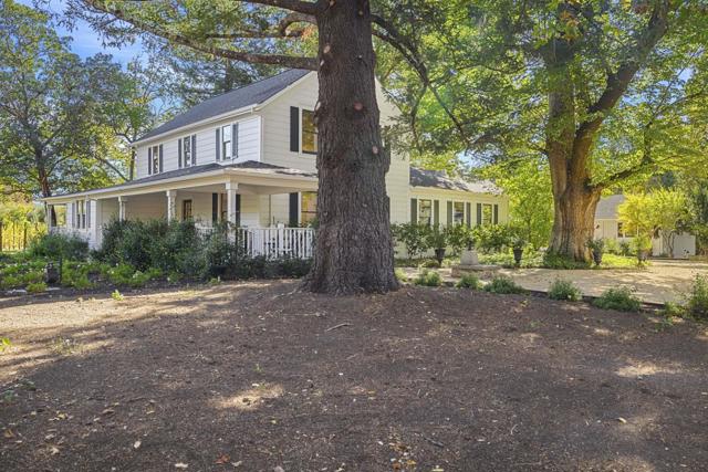 2551 Grant Street, Calistoga CA: https://media.crmls.org/mediaz/cefd07bd-a962-427a-8da9-f7264e3c4130.jpg