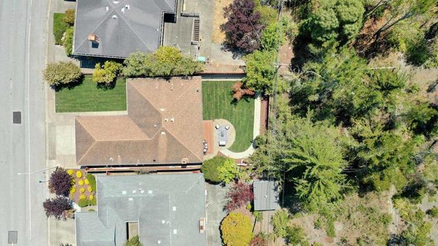 3431 Fleetwood Drive, San Bruno CA: https://media.crmls.org/mediaz/cefd264f-0a49-4ddf-b174-4ae54a77f1d3.jpg