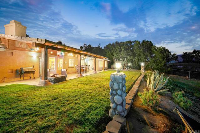 Detail Gallery Image 3 of 40 For 15420 Sierra Grande, Valley Center,  CA 92082 - 4 Beds | 3 Baths