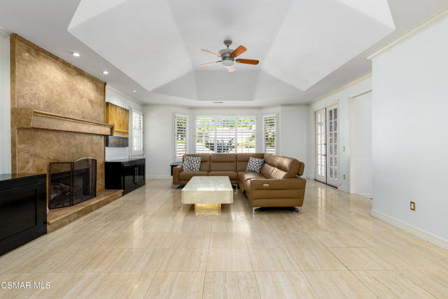 29515 Weeping Willow Drive, Agoura Hills CA: https://media.crmls.org/mediaz/cefdad8d-a1f5-4dd7-83bc-c91abe40b2a4.jpg
