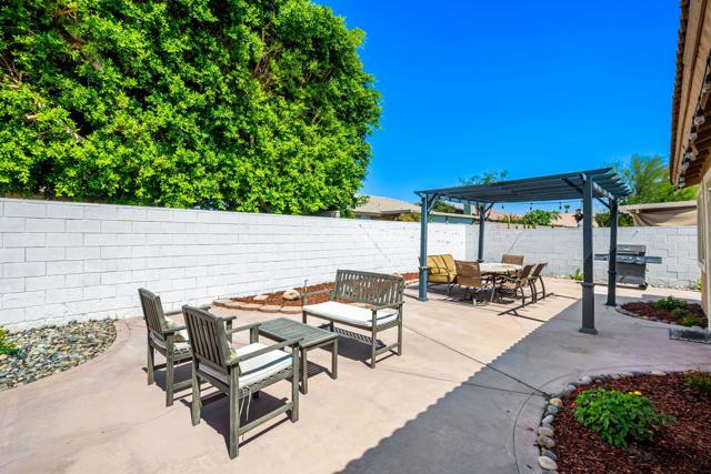 45405 Deerbrook Circle, La Quinta CA: https://media.crmls.org/mediaz/cefdca62-600c-4e34-88c5-2317ebdc44ef.jpg