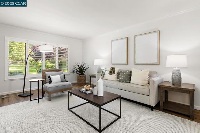 1501 Oakmont, Walnut Creek CA: https://media.crmls.org/mediaz/cefdd3bb-e79e-44dd-bb6a-d709400db10c.jpg