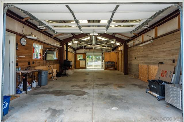 16690 Iron Springs Rd, Julian CA: https://media.crmls.org/mediaz/cefe9777-5f73-4583-8e08-eaa4a5ed282b.jpg