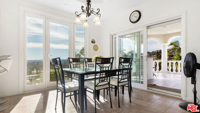 7449 Studio Road, Canoga Park CA: https://media.crmls.org/mediaz/cefea4f5-f542-44d8-b92e-aa71864d0350.jpg