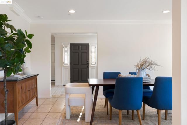 5668 Buena Vista Ave, Oakland CA: https://media.crmls.org/mediaz/cefeeba5-82e6-4540-908d-1bbb2dba55c6.jpg
