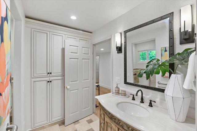 17095 Summit Way, Los Gatos CA: https://media.crmls.org/mediaz/ceffc6fb-8558-4636-b11a-d174795b4b39.jpg