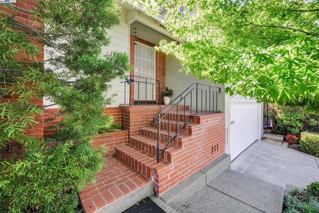 19028 Clemans Dr, Castro Valley CA: https://media.crmls.org/mediaz/cf007d79-5d8c-4d57-ba95-16766cbff7f8.jpg