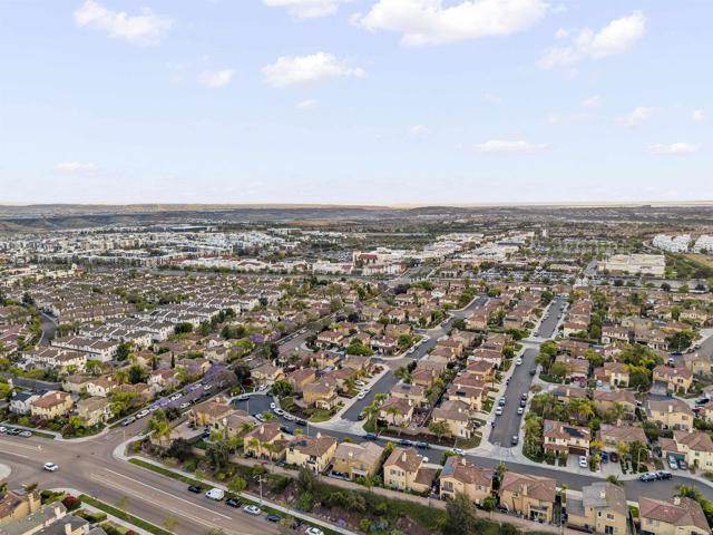 2194 Honeybee Street, Chula Vista CA: https://media.crmls.org/mediaz/cf01a7b4-1625-4d31-853b-0dba06c21440.jpg