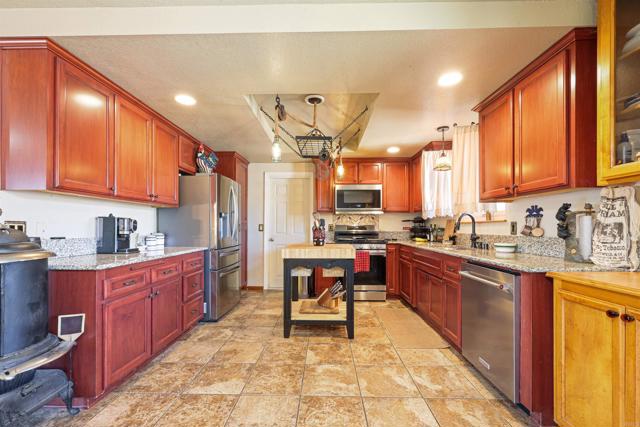 Detail Gallery Image 4 of 33 For 24857 Pappas Rd, Ramona,  CA 92065 - 3 Beds | 2 Baths