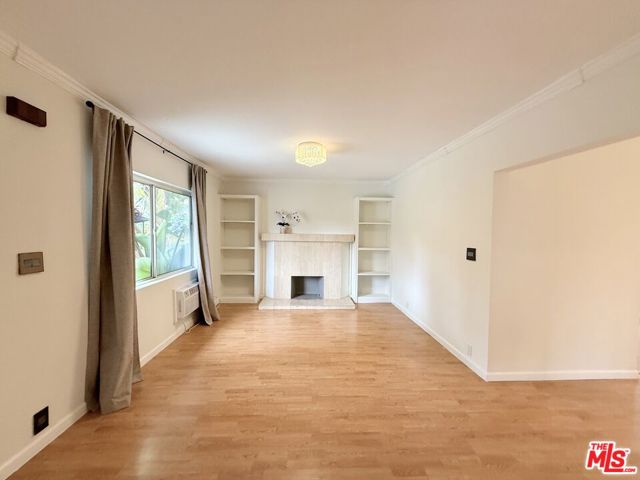 628 N Westbourne Drive, West Hollywood CA: https://media.crmls.org/mediaz/cf027ee0-1a4d-42a3-bcdc-e56cd186b601.jpg