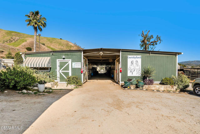 11270 Dominica Avenue, Lakeview Terrace CA: https://media.crmls.org/mediaz/cf028e26-2808-46e8-a457-a4b6073cda42.jpg