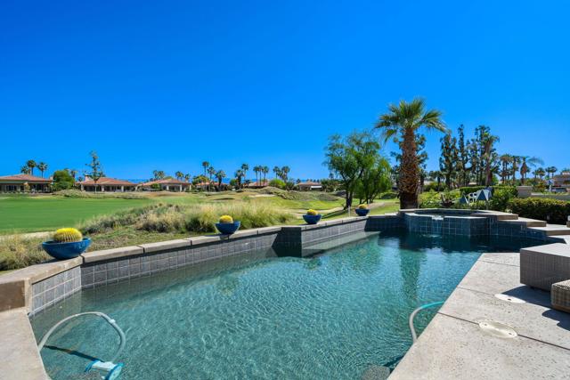 80240 Merion, La Quinta CA: https://media.crmls.org/mediaz/cf0362fd-16c9-472a-b2ef-fee70ae87c85.jpg
