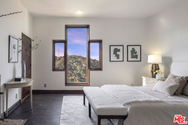 2125 Kew Drive, Los Angeles CA: https://media.crmls.org/mediaz/cf043680-8332-46e8-a2bc-0f86414c6f35.jpg