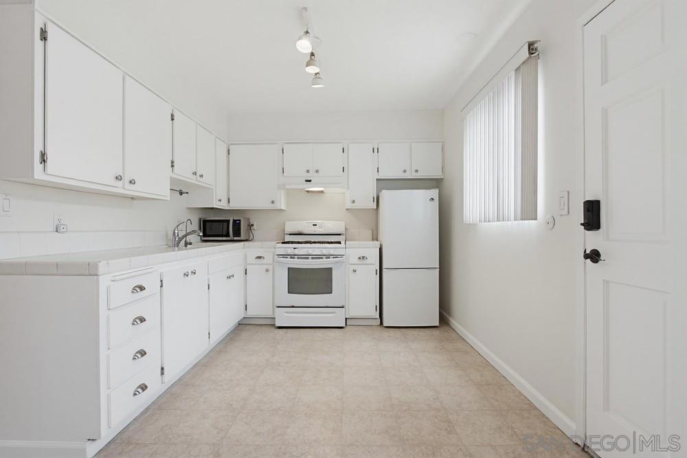 4885 Cole - photo 8