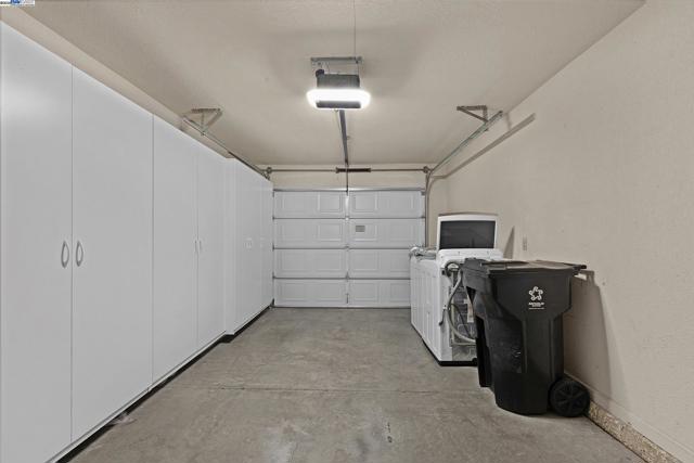 39280 Marbella Terraza, Fremont CA: https://media.crmls.org/mediaz/cf05ebd0-2aaf-45b7-be84-0f3f592a8a8e.jpg