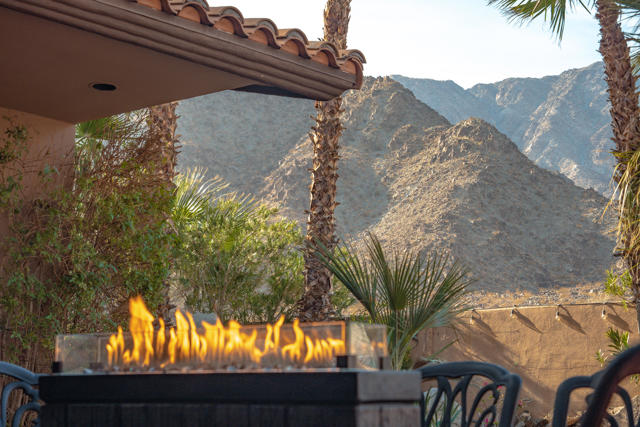 77170 Casa Del Sol, La Quinta CA: https://media.crmls.org/mediaz/cf060c95-0206-43d8-8afe-1fdd6fad02c5.jpg
