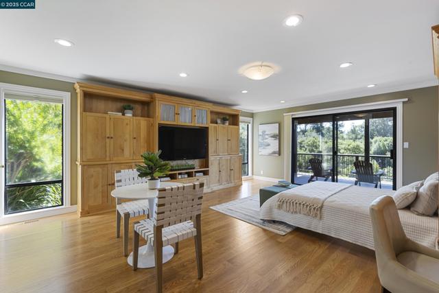 25 Watchwood Ct, Orinda CA: https://media.crmls.org/mediaz/cf062c99-2302-44ef-9415-4f425eb9b87b.jpg