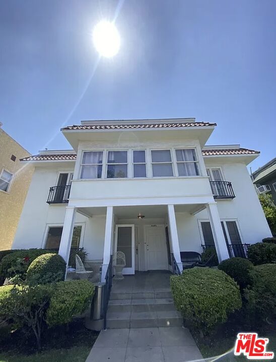 817 N Heliotrope Drive
