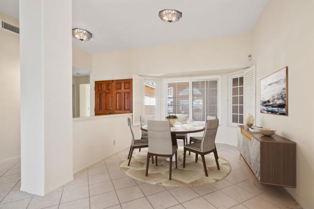 18113 Calle Estepona, San Diego CA: https://media.crmls.org/mediaz/cf07e705-aa3c-4e4b-80d5-b4eb0edb7858.jpg