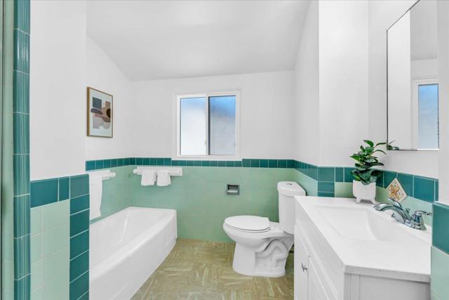 526 Sylvan Avenue, San Mateo CA: https://media.crmls.org/mediaz/cf083437-f843-4266-ab54-84fbad5eea71.jpg