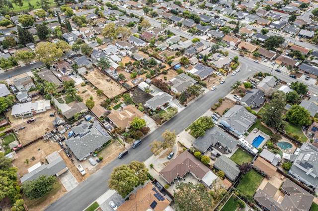 3972 Pepper Tree Lane, San Jose CA: https://media.crmls.org/mediaz/cf0893d7-701a-4631-8f55-adf3b81a859d.jpg