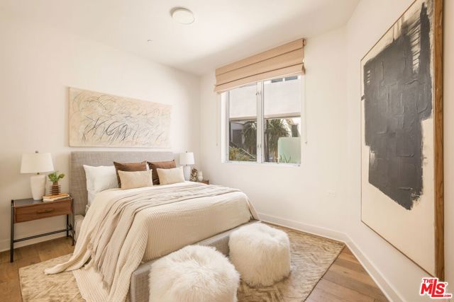 616 N Croft Avenue, West Hollywood CA: https://media.crmls.org/mediaz/cf09495d-957c-48ba-8ee4-f0e10ae02d72.jpg