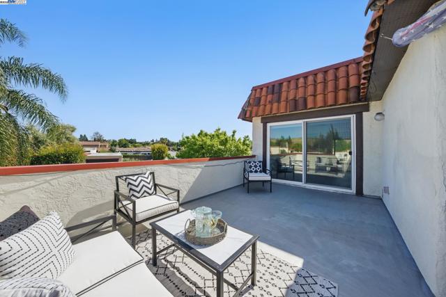 2387 Gomes Rd, Fremont CA: https://media.crmls.org/mediaz/cf0a2cdc-3ec2-4966-bf55-5fdd5fd2467a.jpg