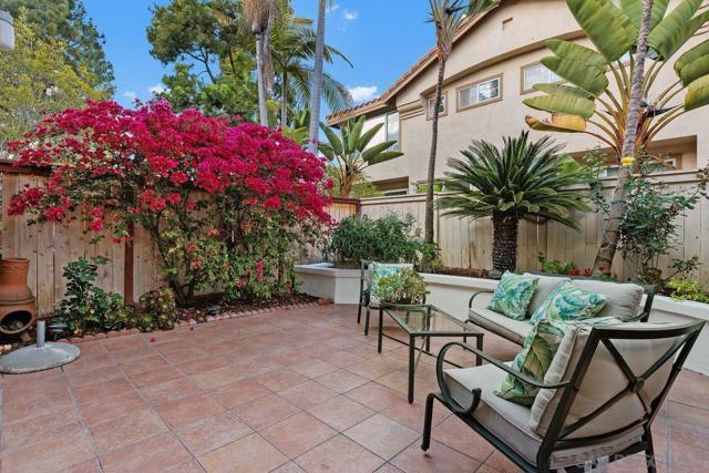 3965 Via Holgura, San Diego CA: https://media.crmls.org/mediaz/cf0b3bff-7b3a-4b8c-9e2a-d5a7f431b35b.jpg