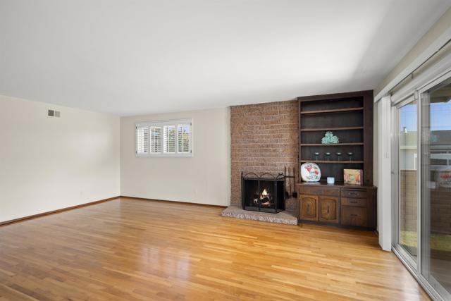 Detail Gallery Image 11 of 43 For 3812 Armstrong St, San Diego,  CA 92111 - 3 Beds | 2 Baths