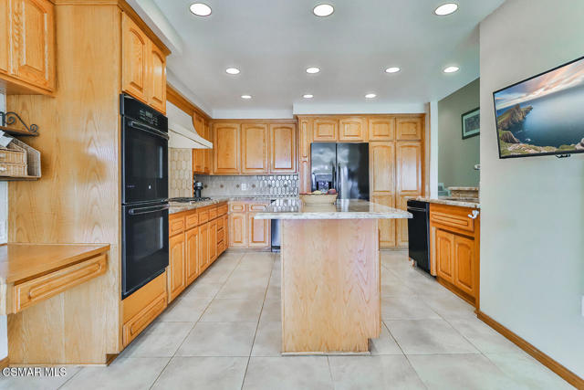 1822 Calle Borrego, Thousand Oaks CA: https://media.crmls.org/mediaz/cf0bdccb-ad4f-46ae-a0fe-430152a7e0a1.jpg