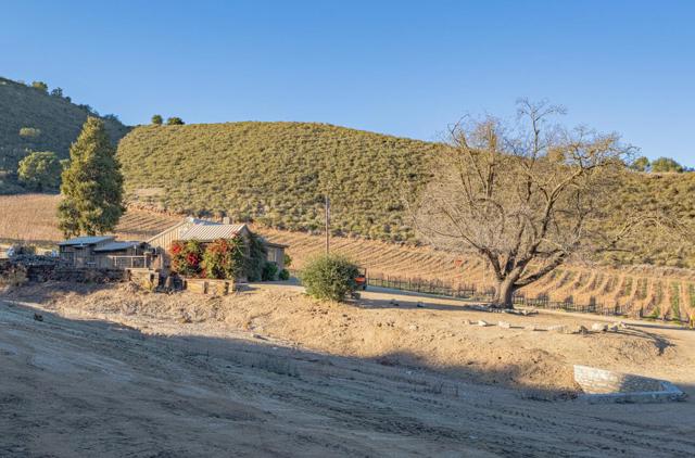 33120 River Road, Gonzales CA: https://media.crmls.org/mediaz/cf0c521c-5783-4335-832f-36ccbec13db3.jpg