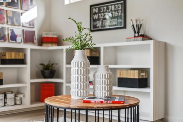 3215 Liberty Ave, Alameda CA: https://media.crmls.org/mediaz/cf0d46ce-ae06-40a3-a9b7-a6d18faaeeb1.jpg