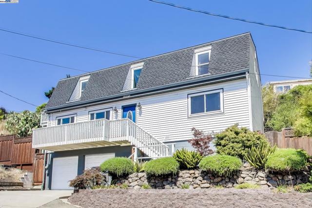 16660 Winding Blvd, San Leandro CA: https://media.crmls.org/mediaz/cf0d4956-2073-4d2c-9351-36f31b0a9f91.jpg