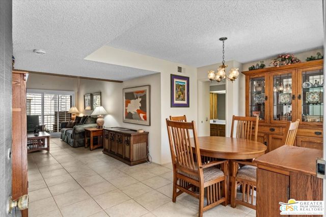 1050 E Ramon Road #15, Palm Springs, CA 92264